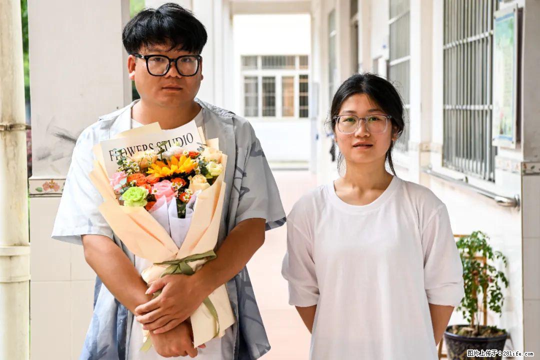 全网追的“扁担女孩”，找了一份暑假工，时薪12元 - 昆明生活资讯 - 昆明28生活网 km.28life.com