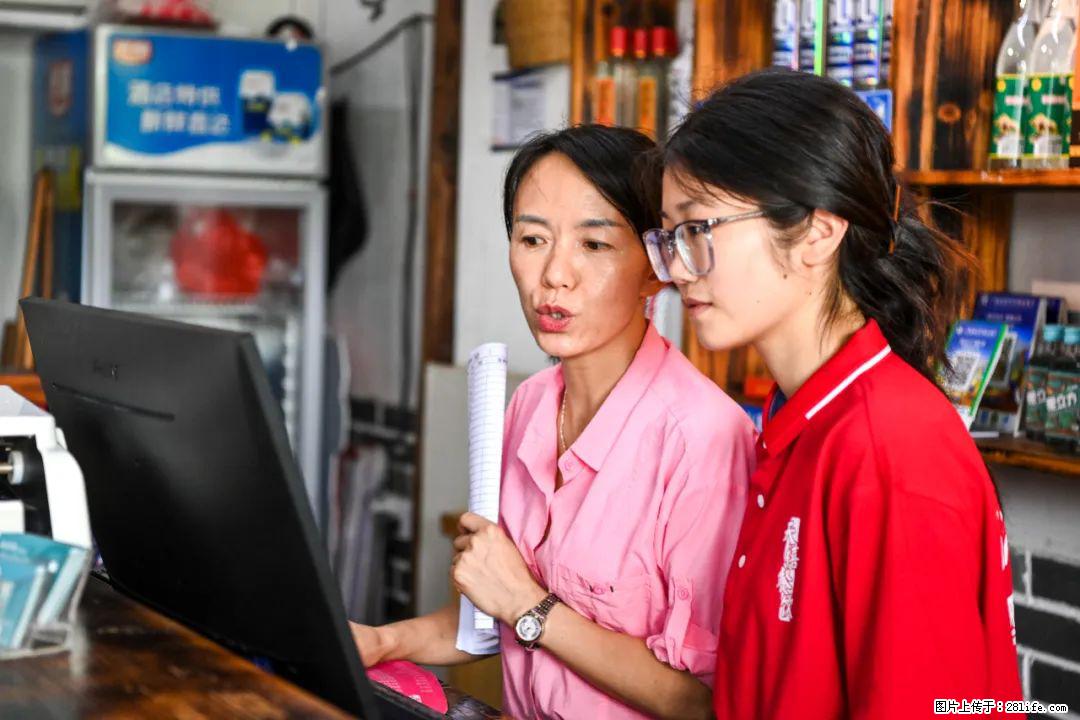 全网追的“扁担女孩”，找了一份暑假工，时薪12元 - 昆明生活资讯 - 昆明28生活网 km.28life.com